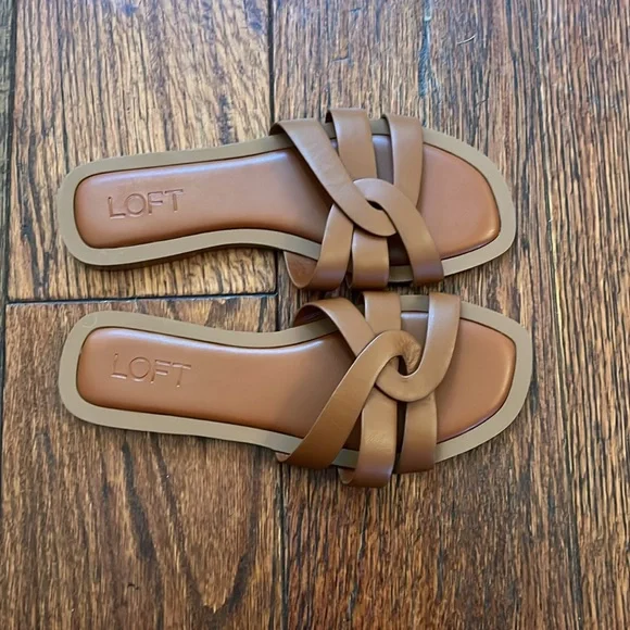 NWOT LOFT sandals. Size 6.5 color is brown - Picture 4 of 4
